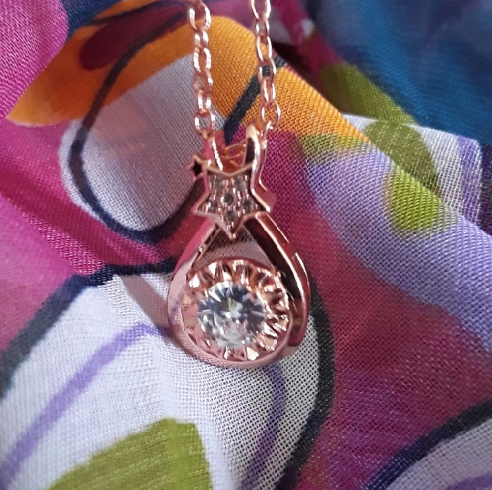 ROSE GOLD ROUND CUT DIAMOND NECKLACE - Picture 6 of 6